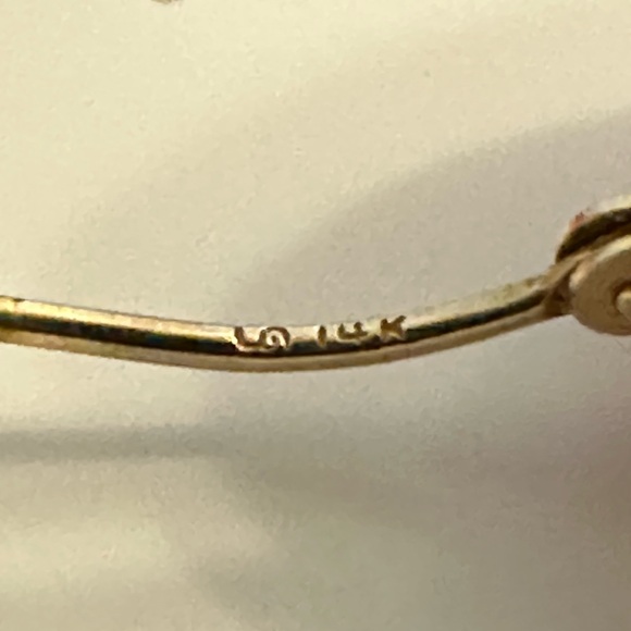 Vintage 14K Solid Gold Hoop Earring - Picture 3 of 5